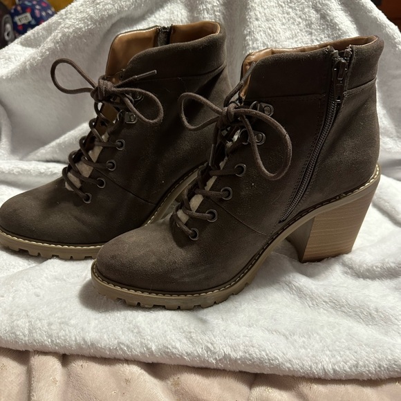 Universal Threads Chelsea zip or tie brown boots size women’s 8.5 - Picture 2 of 7